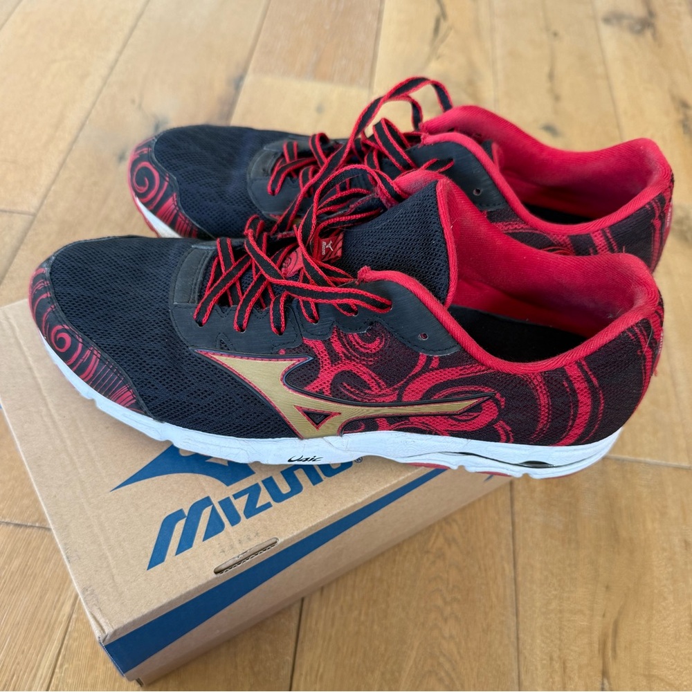 Mizuno running shoes Size: 8.5